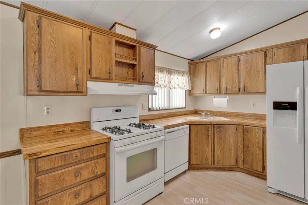 9161 Santa Fe Avenue E #29 Hesperia, CA 92345