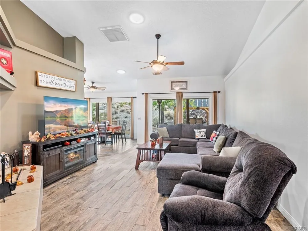 10160 Pineview Road Pinon Hills, CA 92372