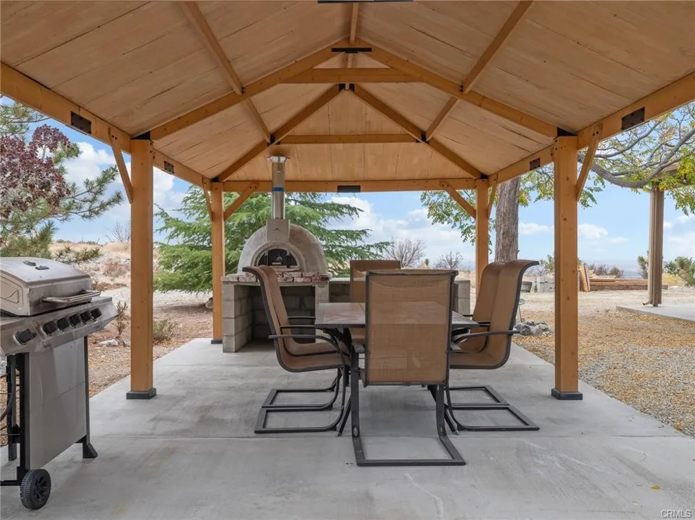 10160 Pineview Road Pinon Hills, CA 92372