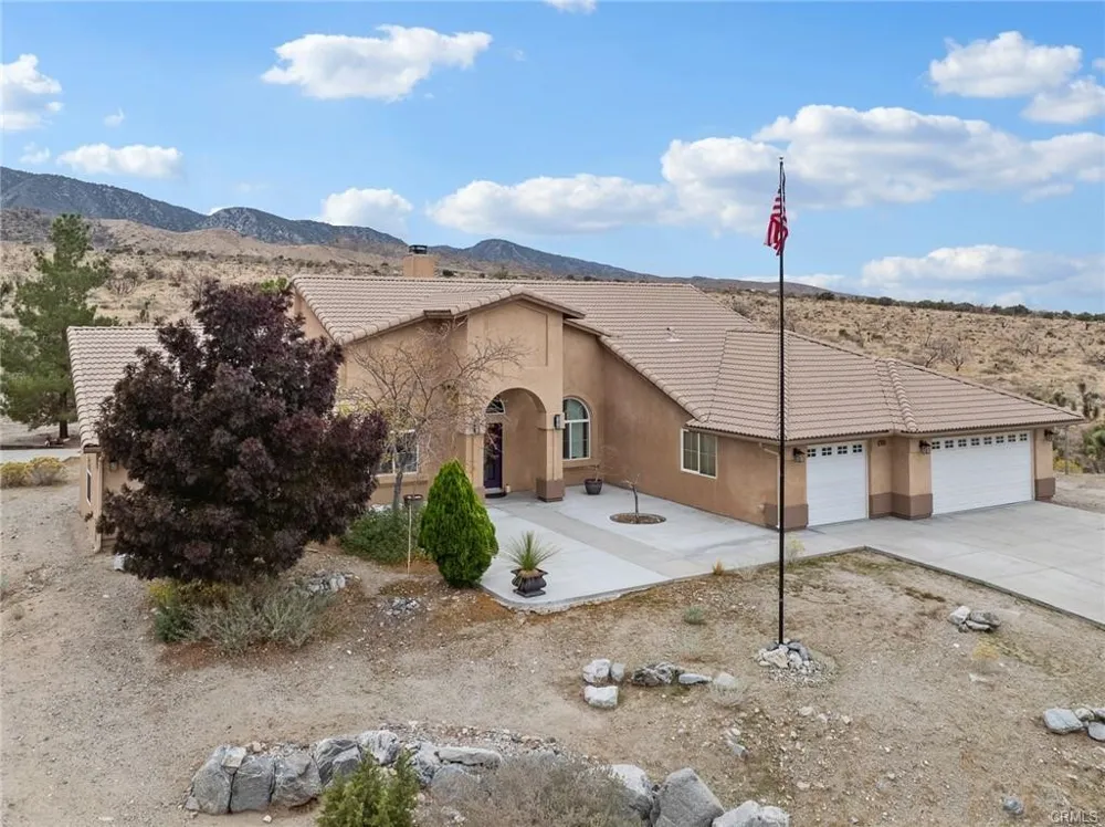 10160 Pineview Road Pinon Hills, CA 92372