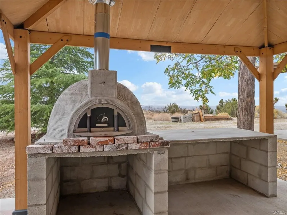 10160 Pineview Road Pinon Hills, CA 92372