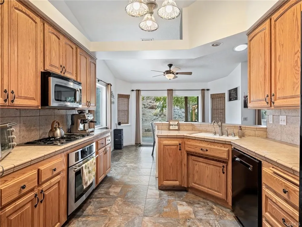 10160 Pineview Road Pinon Hills, CA 92372
