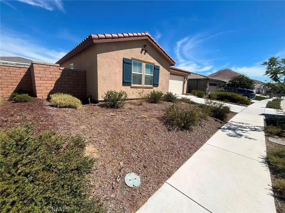 7506 Baerss Riverside, CA 92507