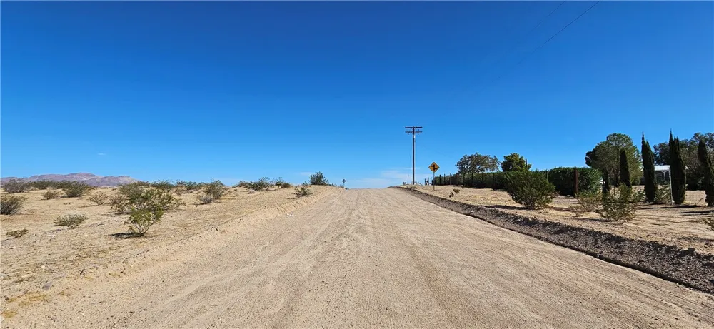 800 Mandrill St. Newberry Springs, CA 92365