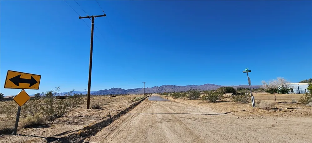800 Mandrill St. Newberry Springs, CA 92365