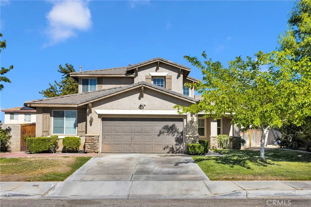 15033 Henderson Adelanto, CA 92301