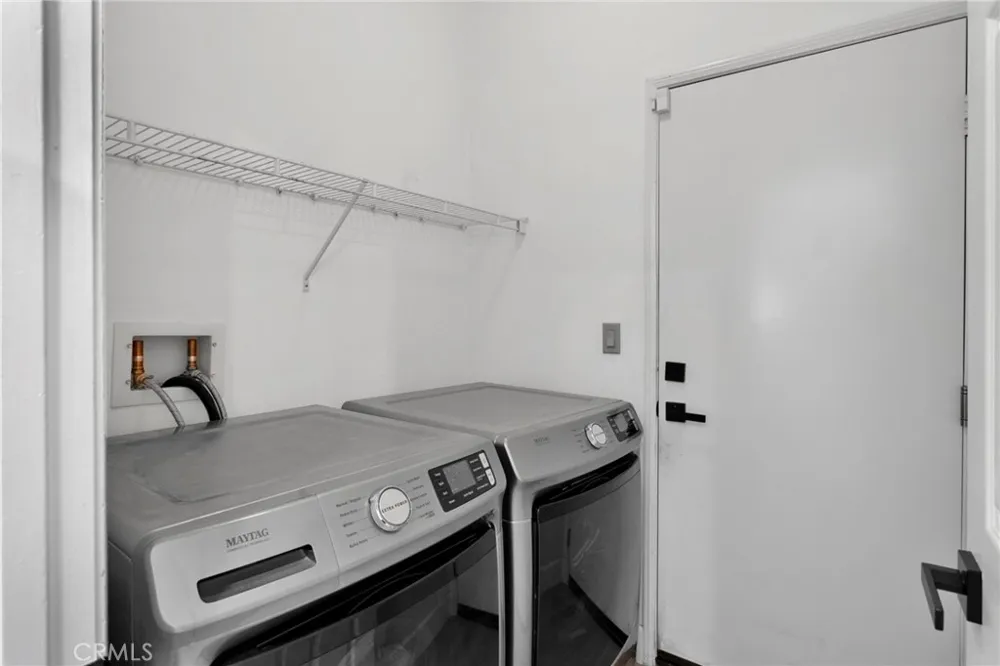15033 Henderson Adelanto, CA 92301