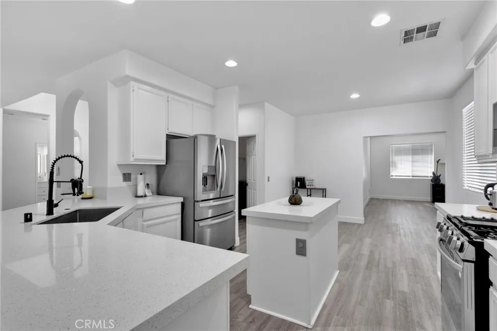 15033 Henderson Adelanto, CA 92301