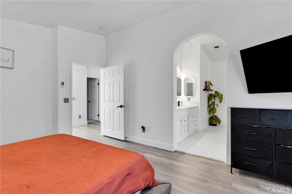 15033 Henderson Adelanto, CA 92301