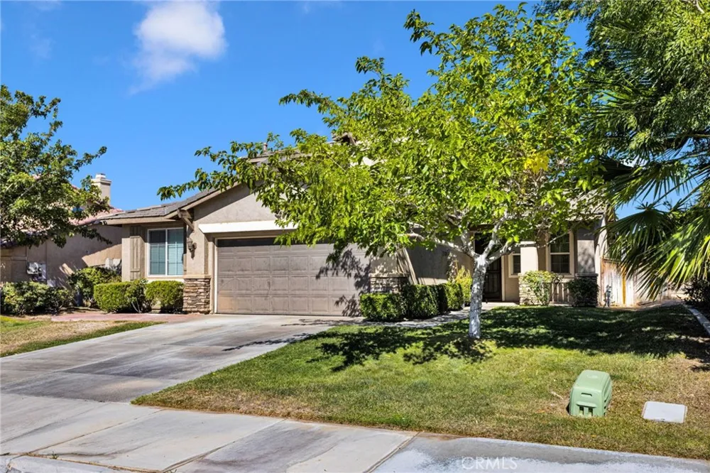 15033 Henderson Adelanto, CA 92301