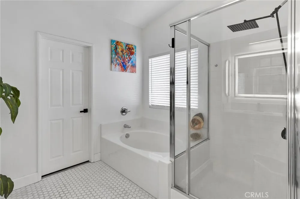 15033 Henderson Adelanto, CA 92301