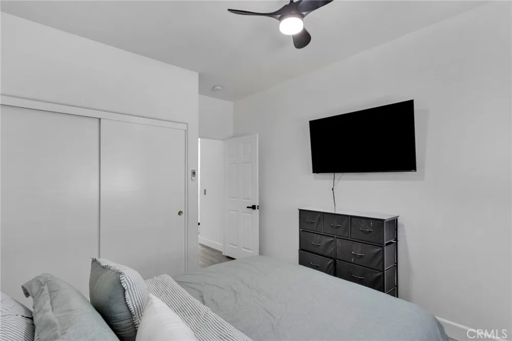 15033 Henderson Adelanto, CA 92301
