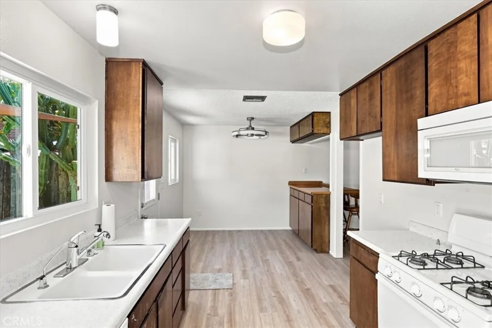 828 E Highland Avenue Redlands, CA 92374