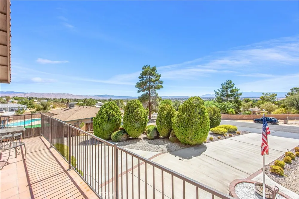 14605 Kokomo Apple Valley, CA 92307