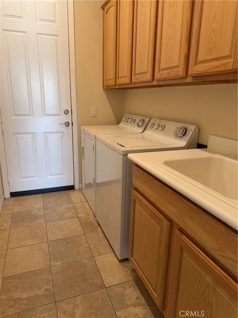 19721 Chicory Court Apple Valley, CA 92308