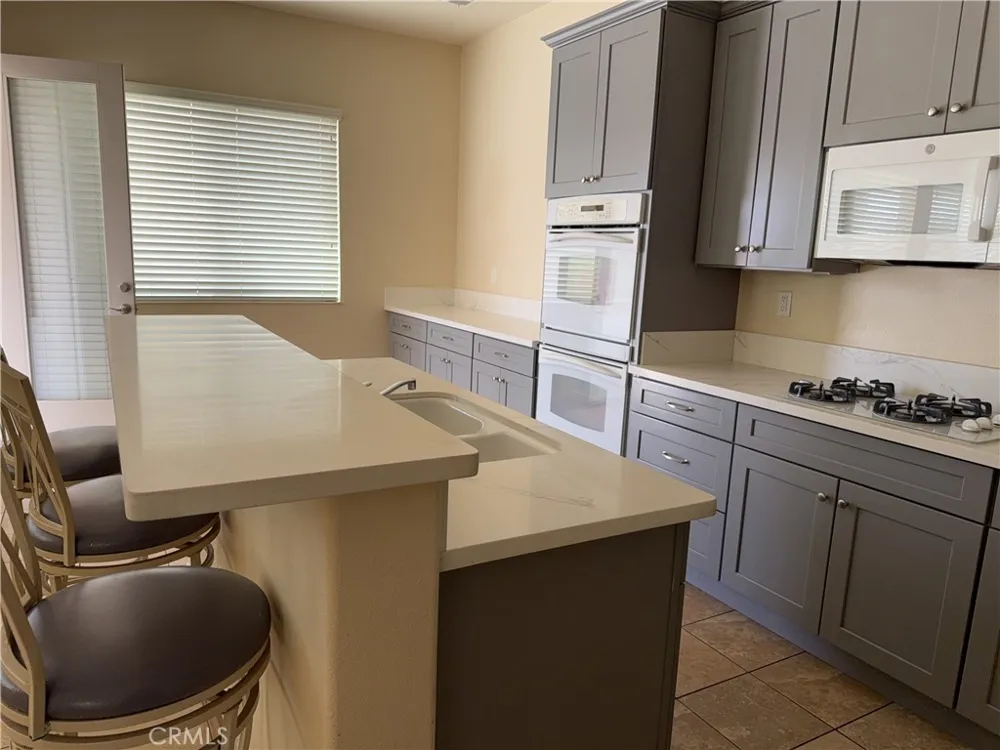19721 Chicory Court Apple Valley, CA 92308