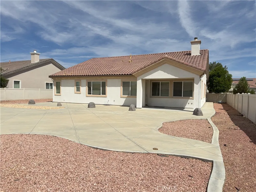 19721 Chicory Court Apple Valley, CA 92308