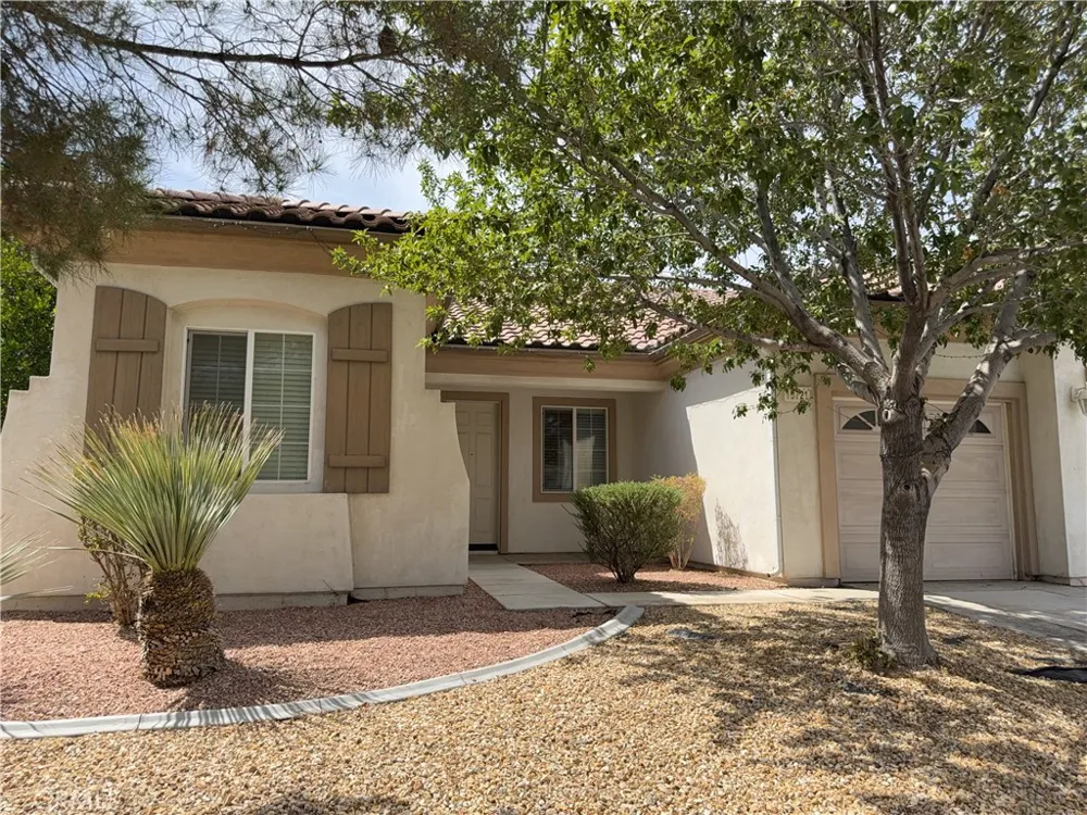 19721 Chicory Court Apple Valley, CA 92308