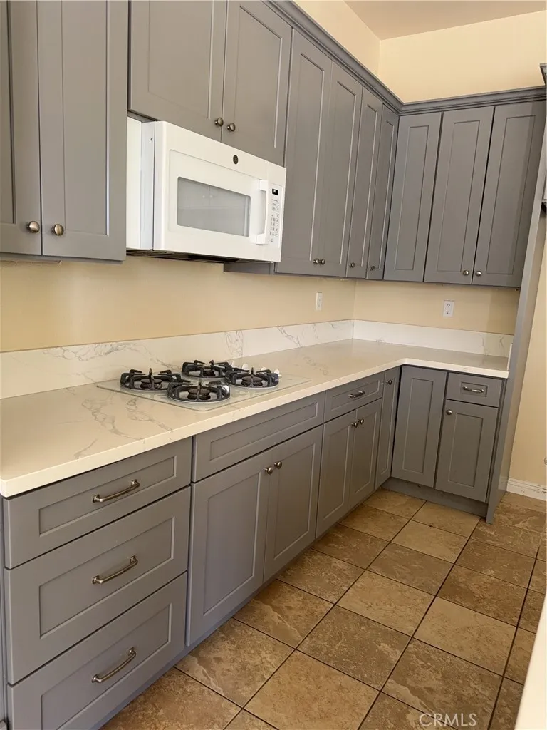 19721 Chicory Court Apple Valley, CA 92308