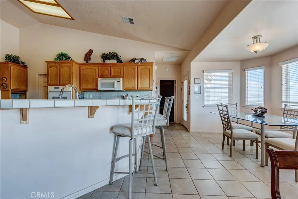 8605 Cantel Court Oak Hills, CA 92344