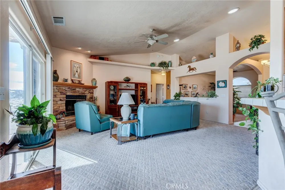 8605 Cantel Court Oak Hills, CA 92344