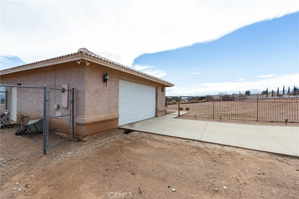 8605 Cantel Court Oak Hills, CA 92344