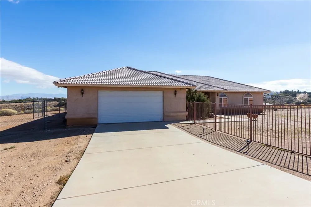 8605 Cantel Court Oak Hills, CA 92344