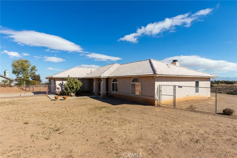8605 Cantel Court Oak Hills, CA 92344