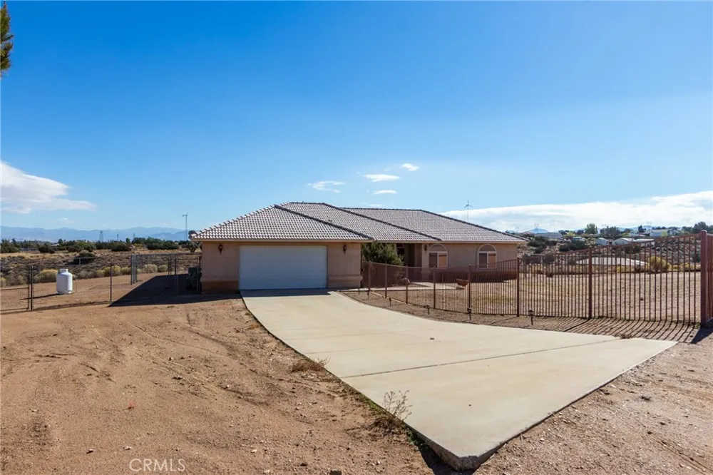 8605 Cantel Court Oak Hills, CA 92344