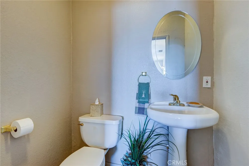 8605 Cantel Court Oak Hills, CA 92344
