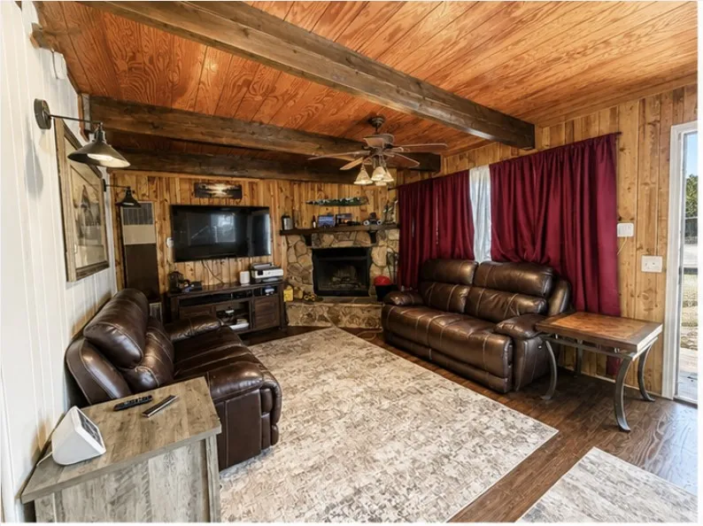 548 Riverside Sugarloaf, CA 92386