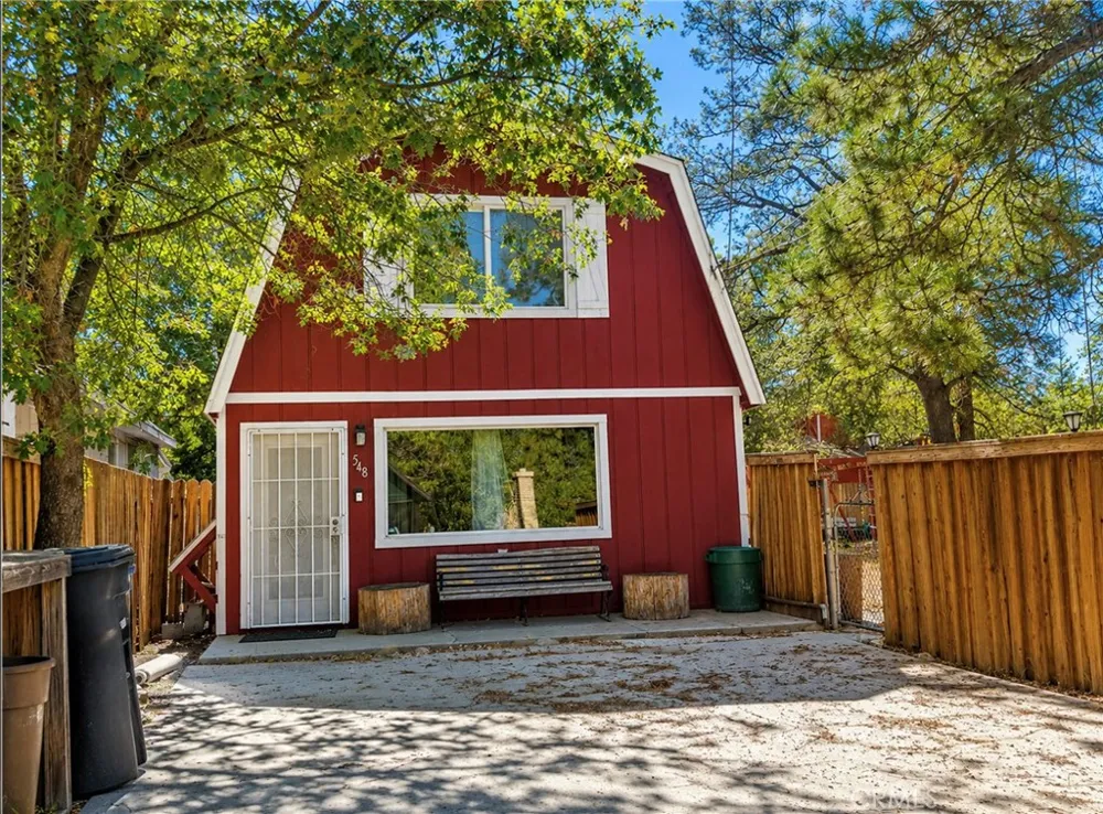 548 Riverside Sugarloaf, CA 92386