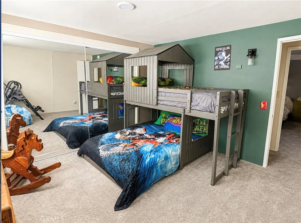 548 Riverside Sugarloaf, CA 92386