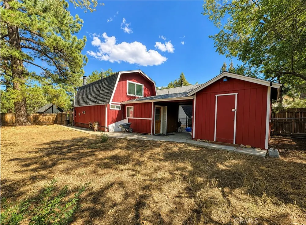 548 Riverside Sugarloaf, CA 92386