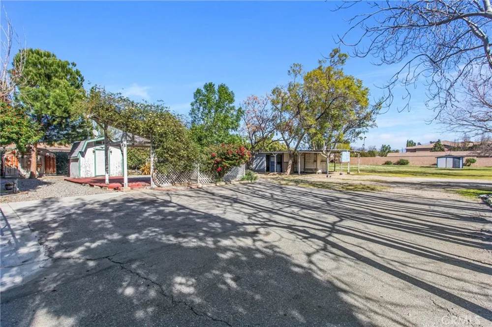 193 Maple Avenue Fontana, CA 92335