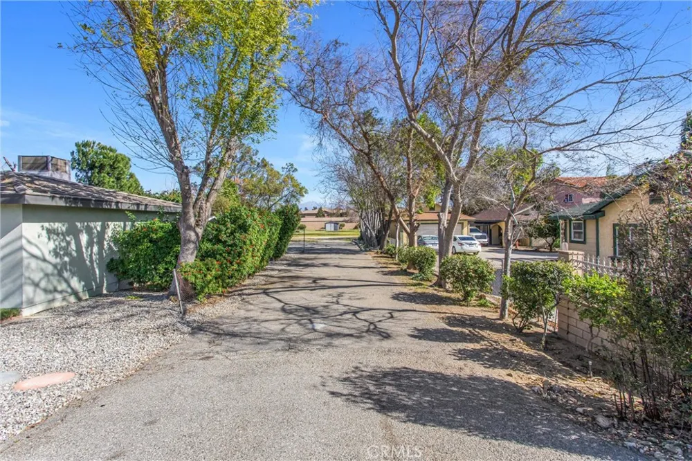 193 Maple Avenue Fontana, CA 92335