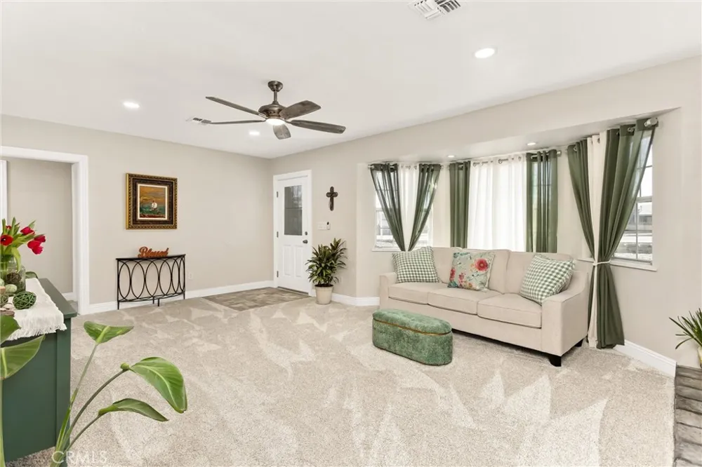 193 Maple Avenue Fontana, CA 92335