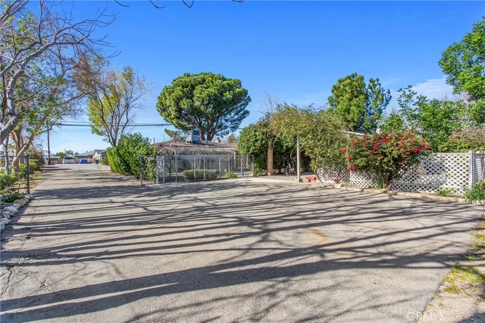193 Maple Avenue Fontana, CA 92335
