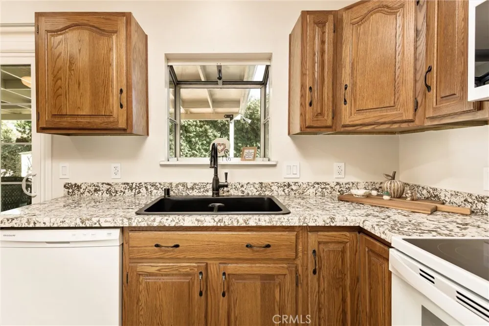 193 Maple Avenue Fontana, CA 92335