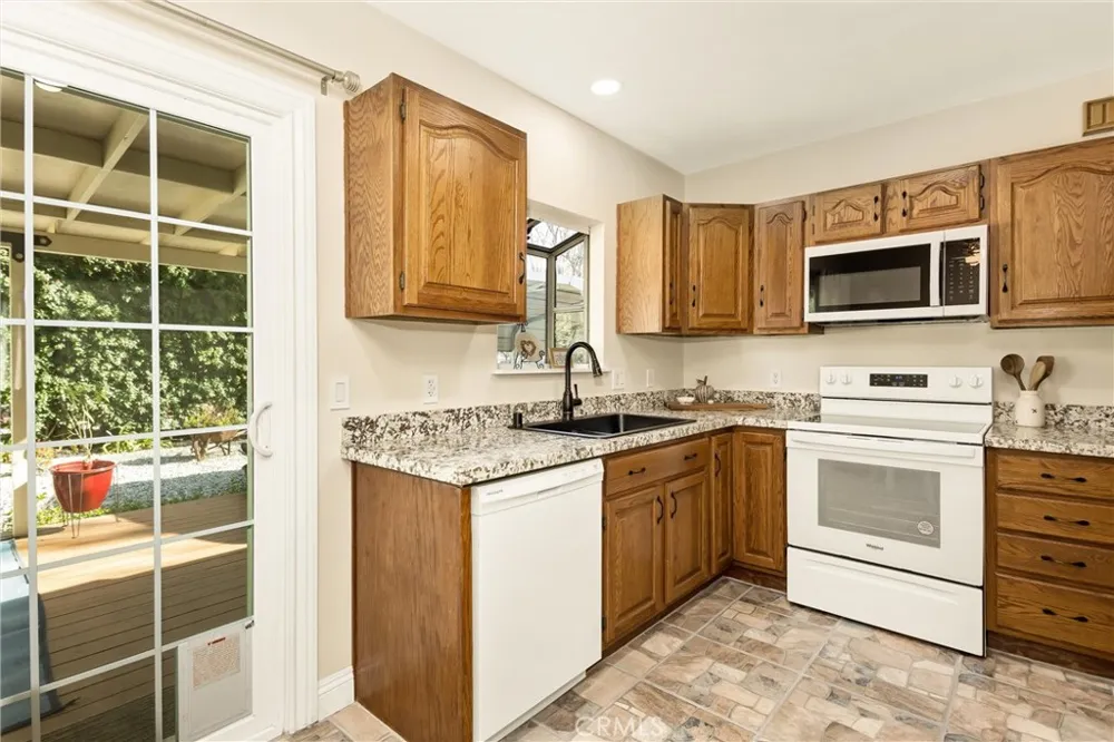 193 Maple Avenue Fontana, CA 92335