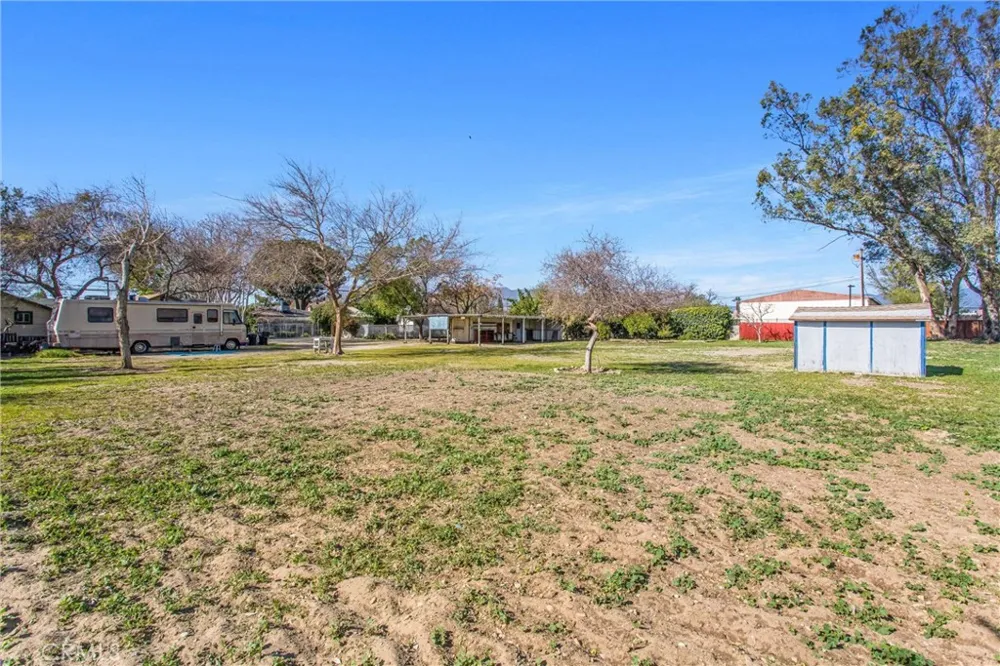 193 Maple Avenue Fontana, CA 92335