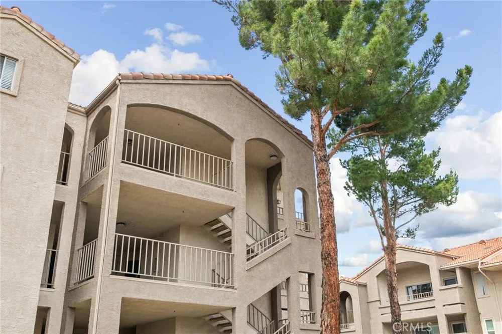 1980 Las Colinas Circle #307 Corona, CA 92879