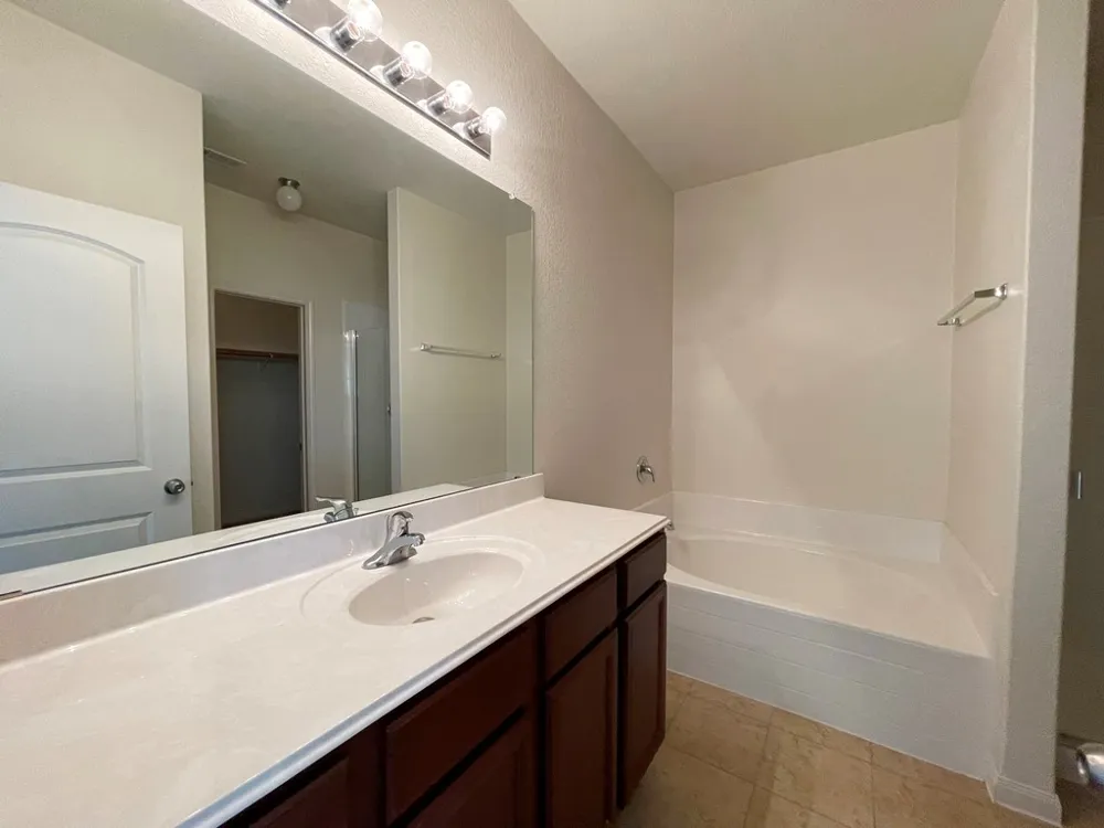 408 Farmer Lane Jarrell, TX 76537