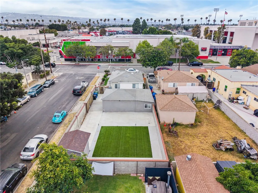 1502 Lakme Avenue Wilmington, CA 90744
