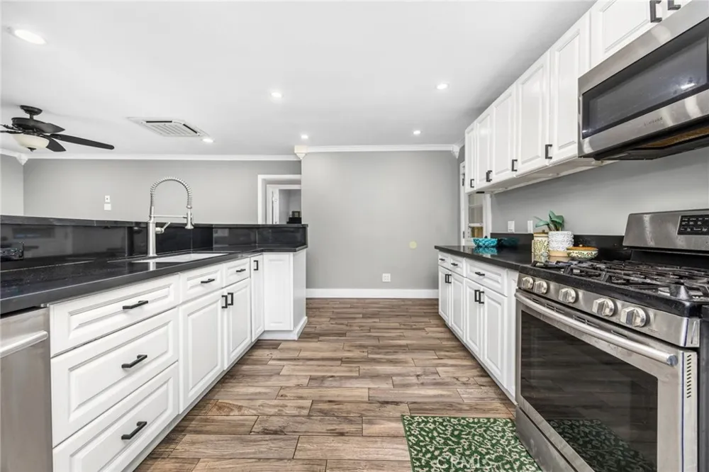 1502 Lakme Avenue Wilmington, CA 90744