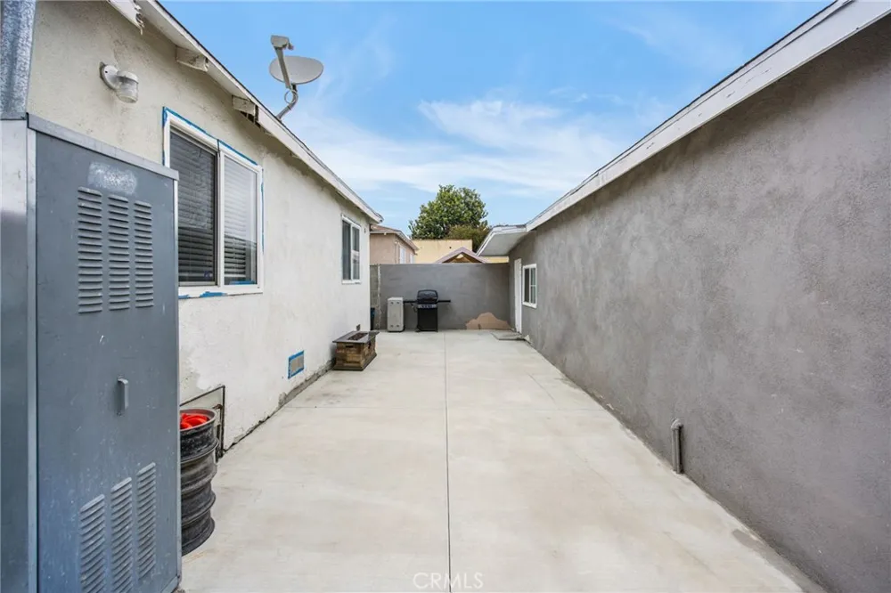 1502 Lakme Avenue Wilmington, CA 90744