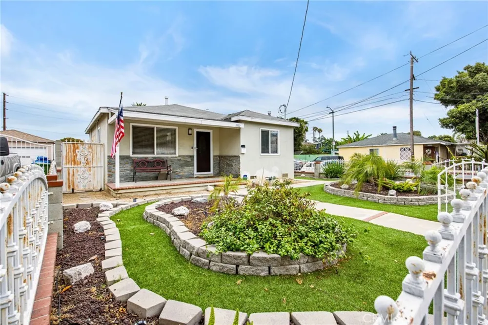 1502 Lakme Avenue Wilmington, CA 90744