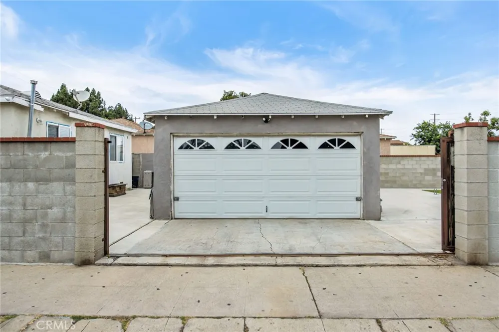 1502 Lakme Avenue Wilmington, CA 90744