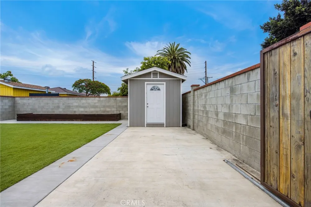 1502 Lakme Avenue Wilmington, CA 90744