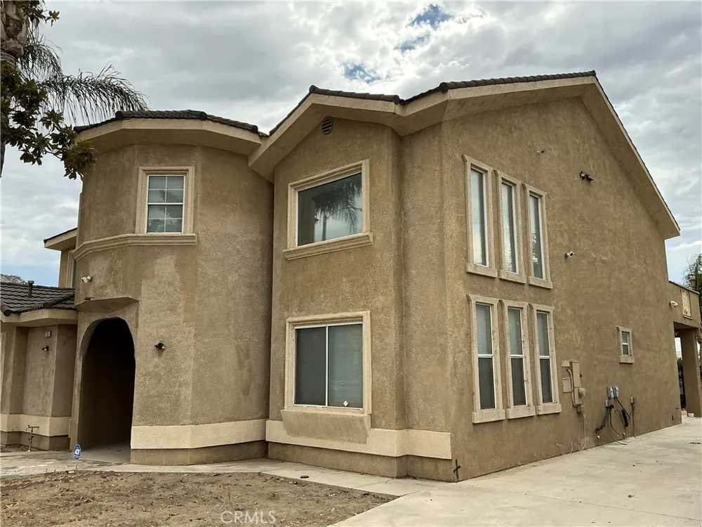 11250 Cypress Fontana, CA 92337